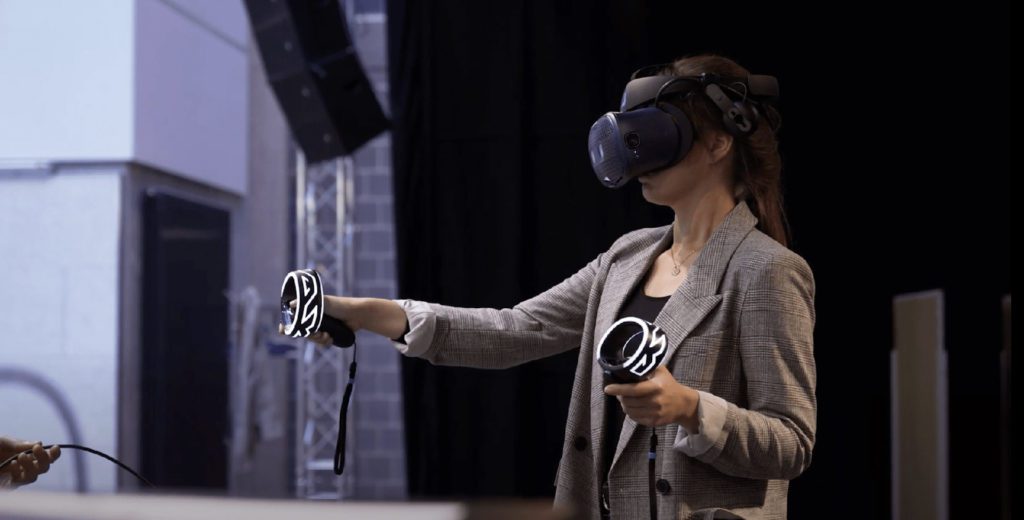 Education center trains teachers for VR lessons